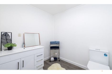 Photo of property in 92-98 High Street, Waimate, 7924