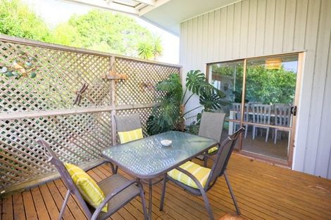 Photo of property in 33 Scott Road, Stanmore Bay, Whangaparaoa, 0932