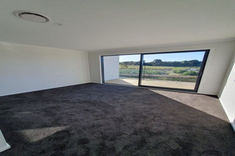 Photo of property in 1 Koreke Close, Kenepuru, Porirua, 5022