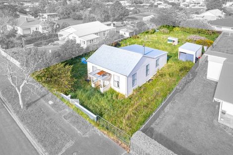 Photo of property in 13 Bear Street, Waverley, 4510