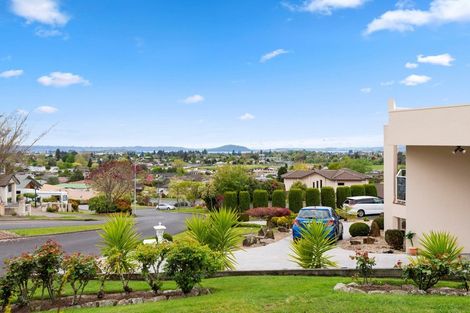 Photo of property in 14 Cobbe Place, Pomare, Rotorua, 3015