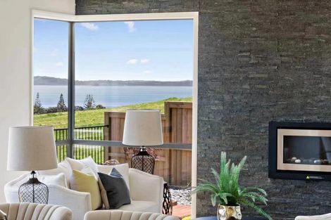 Photo of property in 7 Headland Drive, Long Bay, Auckland, 0630