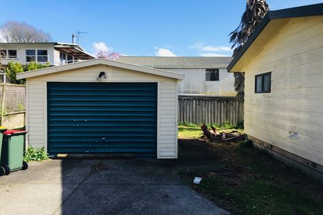 Photo of property in 2/24 Trentham Road, Papakura, 2110