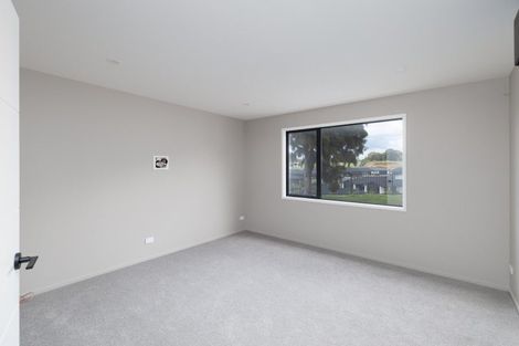 Photo of property in 2 Marsden Place, Hurworth, New Plymouth, 4310