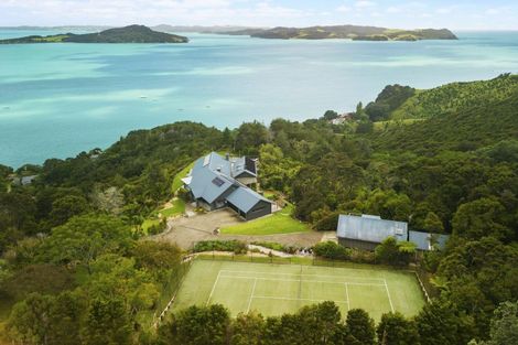 Photo of property in 15a Te Papa Road, Kawakawa Bay, 2585