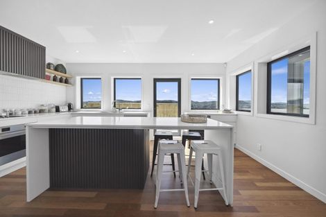 Photo of property in 4 Robieson Lane, Roseneath, Wellington, 6011