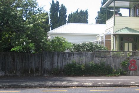 Photo of property in 8 Vauxhall Road, Devonport, Auckland, 0624