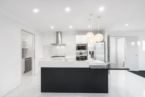 Photo of property in 18 Milano Boulevard, Karaka, Papakura, 2113