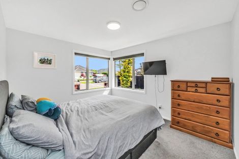 Photo of property in 17 Pahau Place, Cracroft, Christchurch, 8025