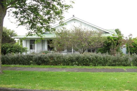 Photo of property in 25 Seaforth Avenue, Mangere Bridge, Auckland, 2022