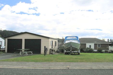 Photo of property in 102 Fernleigh Glade, Whangamata, 3620