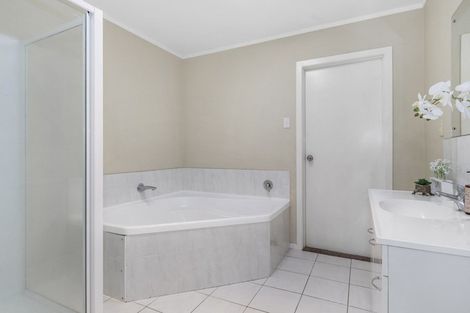 Photo of property in 12 Mamaku Rise, Welcome Bay, Tauranga, 3112