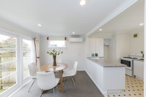 Photo of property in 10 Salisbury Avenue, Terrace End, Palmerston North, 4410