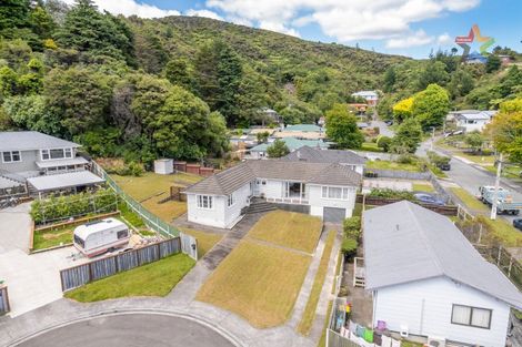 Photo of property in 72 Glen Road, Stokes Valley, Lower Hutt, 5019