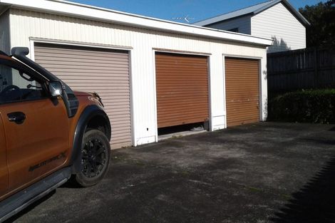 Photo of property in 1/3 Parker Avenue, New Lynn, Auckland, 0600