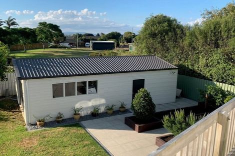 Photo of property in 81 Stevenson Road, Clarks Beach, 2122