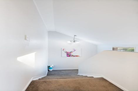 Photo of property in 21 Stephen Avenue, Henderson, Auckland, 0610