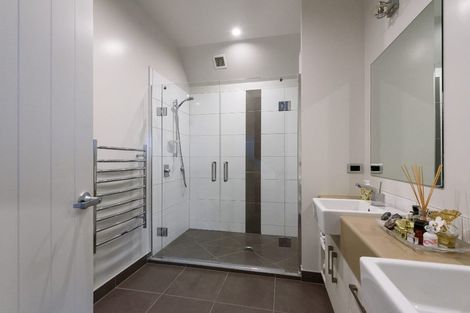 Photo of property in 8 Mewburn Rise, Karori, Wellington, 6012