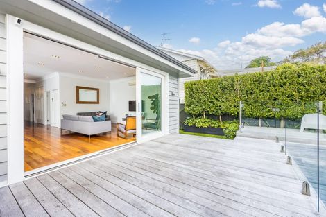 Photo of property in 16 Warwick Street, Morningside, Auckland, 1022