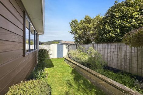Photo of property in 25 Sun Valley Grove, Wainuiomata, Lower Hutt, 5014