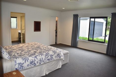 Photo of property in 283 North Manakau Road, Manakau, 5573