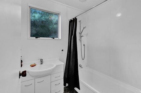 Photo of property in 1138 South Road, Oakura, 4314