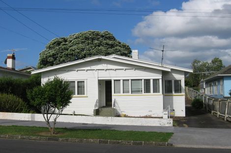 Photo of property in 15 Maranui Avenue, Point Chevalier, Auckland, 1022
