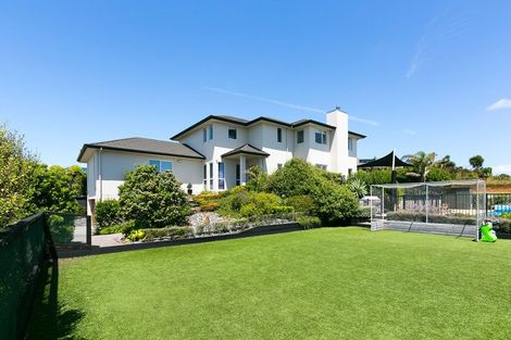 Photo of property in 17 Links Drive, Waiwhakaiho, New Plymouth, 4312