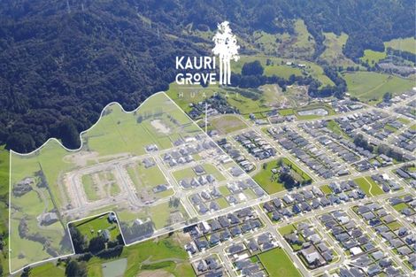 Photo of property in 25 Vogwill Road, Kumeu, 0810
