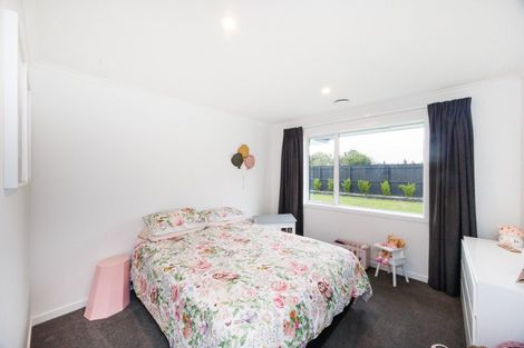 Photo of property in 24 Freedom Drive, Kelvin Grove, Palmerston North, 4414