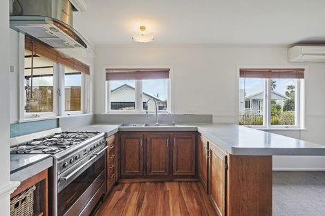 Photo of property in 28 Mount View Road, Melville, Hamilton, 3206