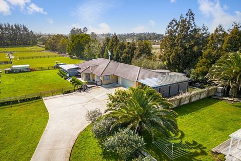 Photo of property in 278 Boord Crescent, Kumeu, 0891