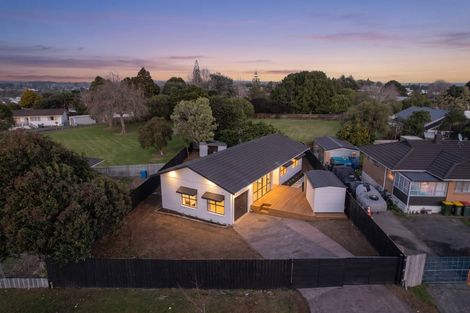Photo of property in 7 Damian Way, Weymouth, Auckland, 2103