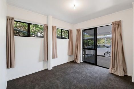 Photo of property in 65 De Luen Avenue, Tindalls Beach, Whangaparaoa, 0930