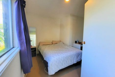 Photo of property in 1/27 Shanaway Rise, Hillcrest, Auckland, 0627