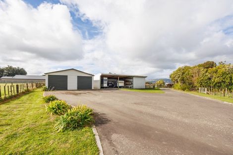 Photo of property in 25 Schnell Drive, Kelvin Grove, Palmerston North, 4414