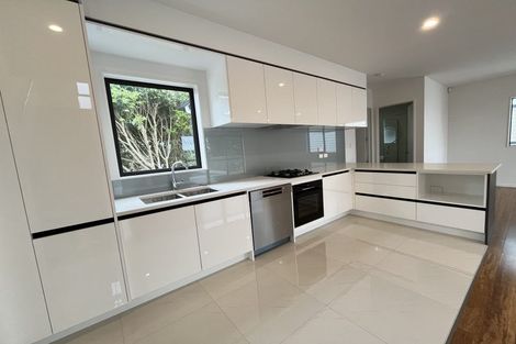 Photo of property in 7b Glenshee Place, Highland Park, Auckland, 2010