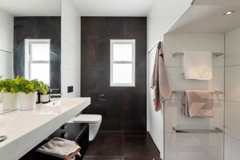 Photo of property in 31 Norwood Road, Bayswater, Auckland, 0622