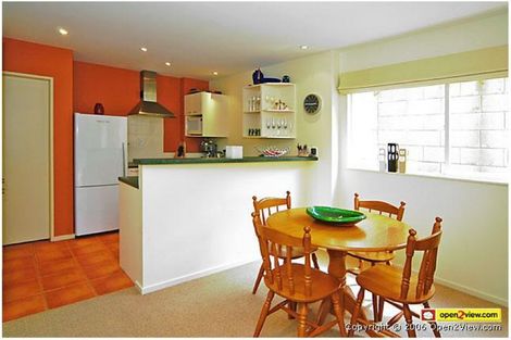 Photo of property in 17 Kopiko Way, Brooklyn, Wellington, 6021