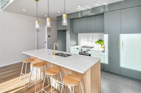 Photo of property in 8 Korowhiti Road, Clarks Beach, 2122