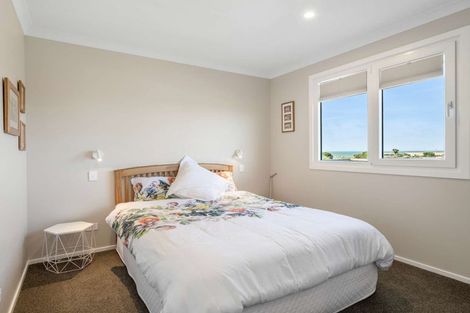 Photo of property in 12 Longbeach Drive, Castlecliff, Whanganui, 4501