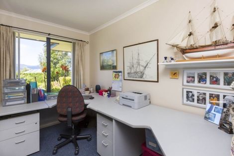 Photo of property in 14 Grace Nicholls Grove, Riverstone Terraces, Upper Hutt, 5018