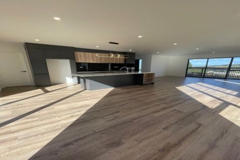 Photo of property in 4 Celestial Crescent, Orewa, 0931