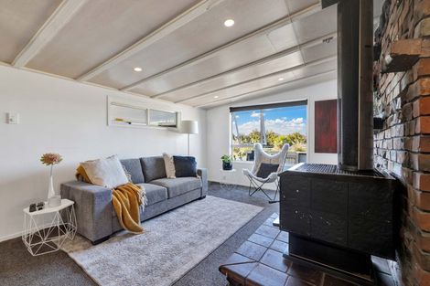 Photo of property in 47 Kings Avenue, Waikuku Beach, 7402