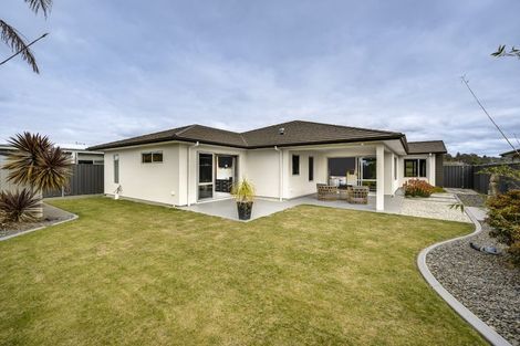 Photo of property in 72 Orotu Drive, Poraiti, Napier, 4112