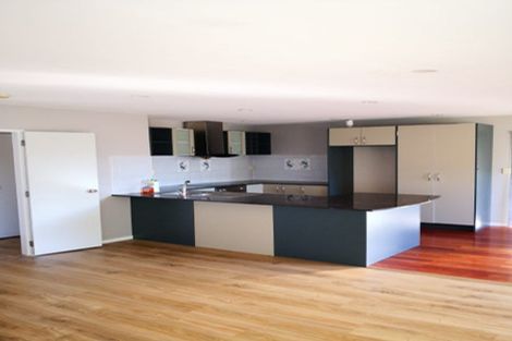 Photo of property in 16a Vera Road, Te Atatu South, Auckland, 0610