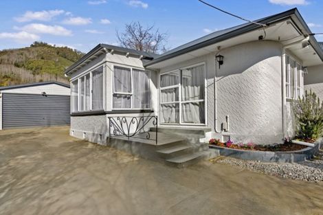 Photo of property in 95 Tipahi Street, Nelson South, Nelson, 7010