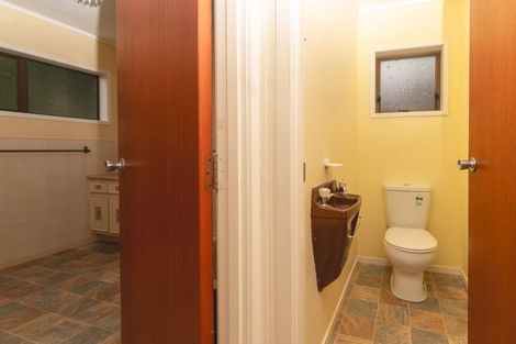 Photo of property in 2/4 Bishop Street, Green Bay, Auckland, 0604