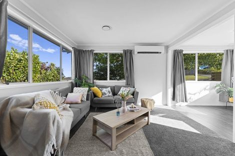 Photo of property in 11 Doone Place, Massey, Auckland, 0614