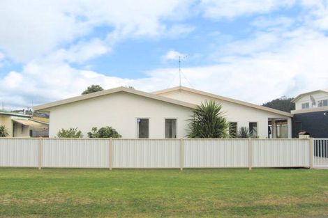 Photo of property in 121 Exeter Road, Whangamata, 3620